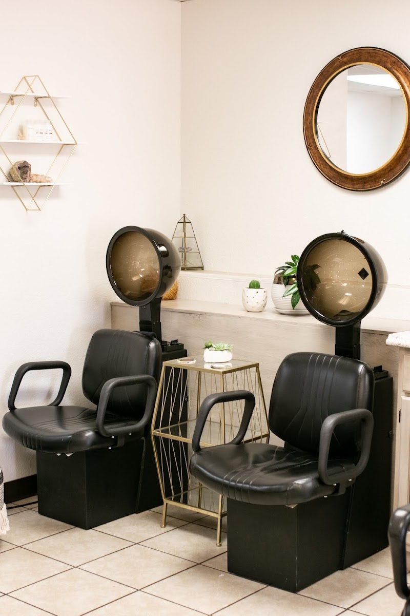 VENUE HAIR STUDIO photo 4