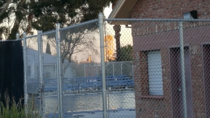 Public swimming pool photo 3