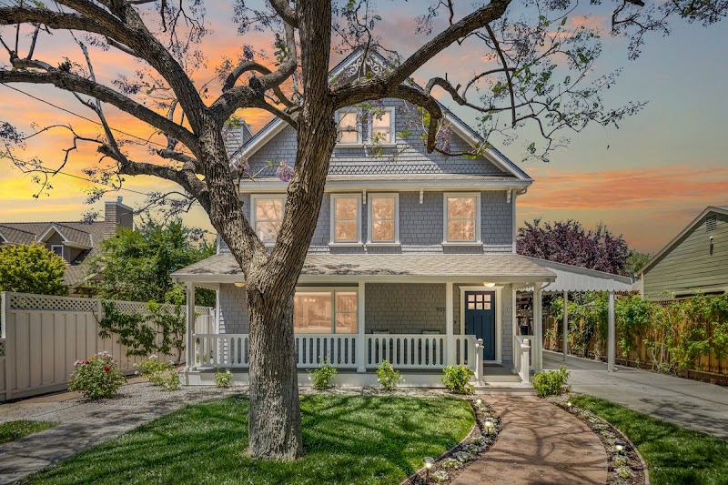 Clock Realty Group photo 4