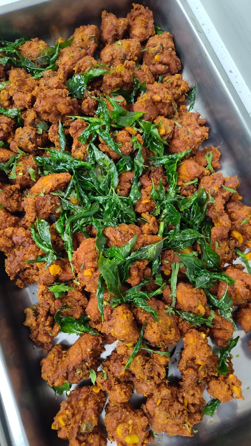 Curry Leaf - Indian Market & Eatery photo 5