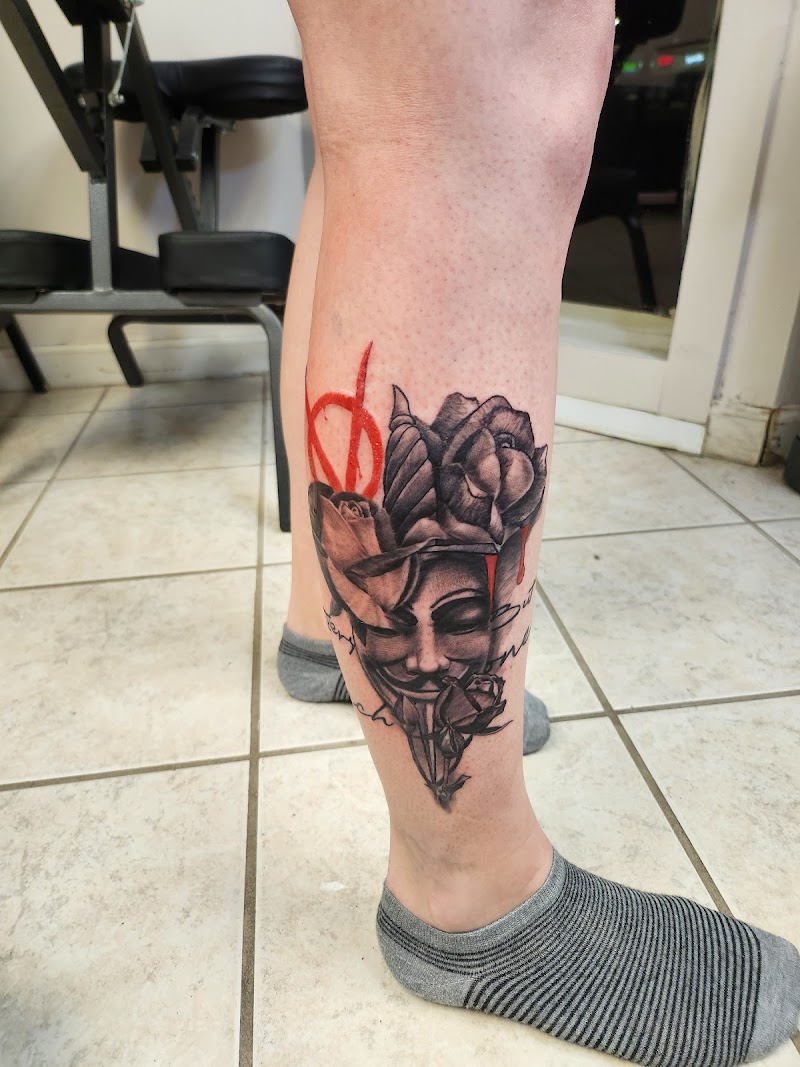 Hanks Tattoo photo 4