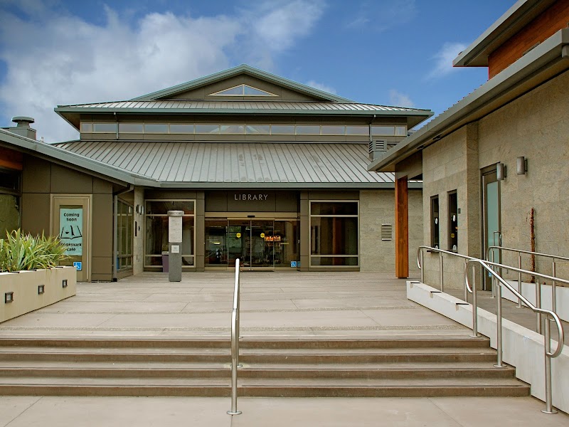 Photo of Don Tatzin Community Hall at Lafayette Library