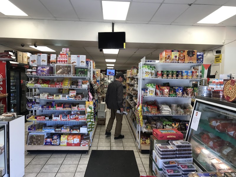 Besan's Market & Restaurant photo 3