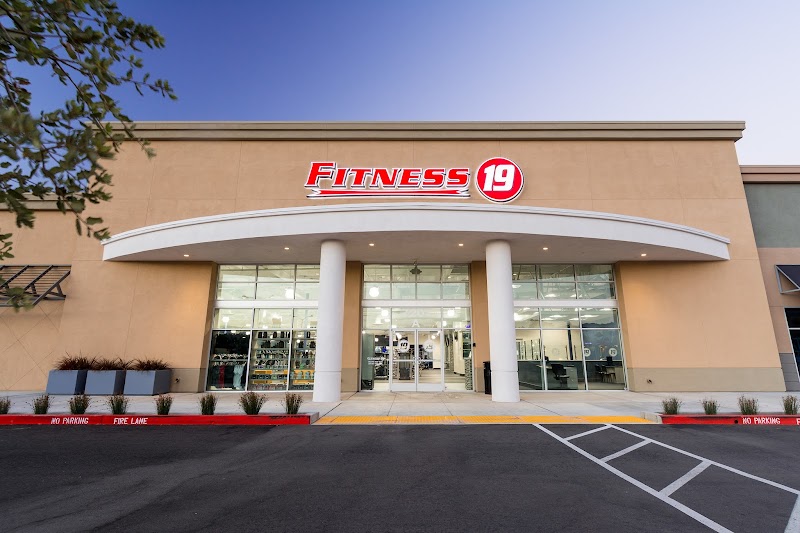 Fitness 19 photo 3