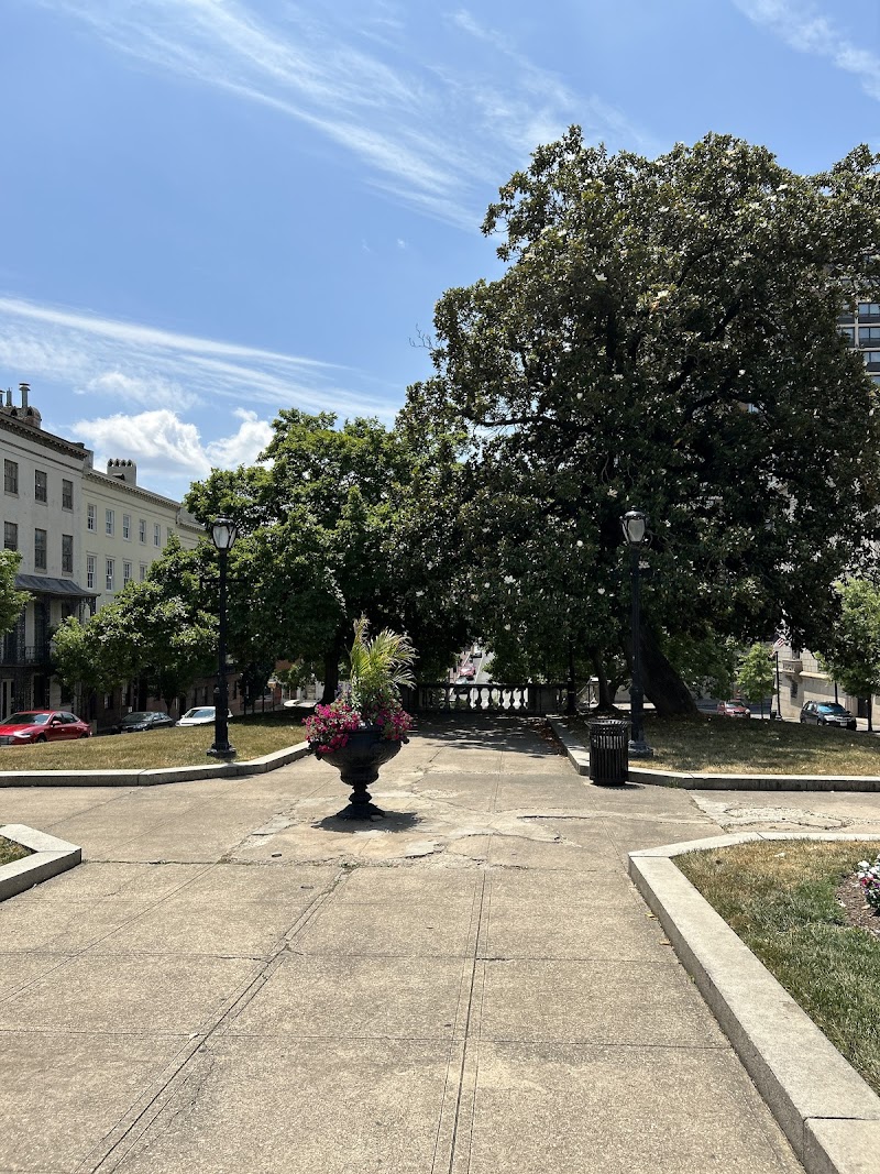 Marquis de Lafayette Statue photo 3