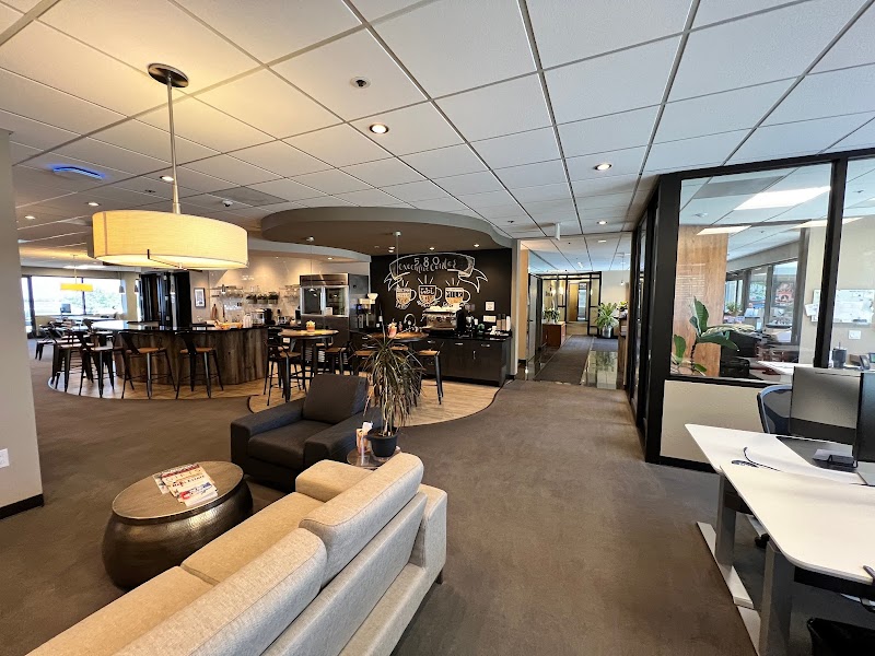 580 Executive Center photo 2