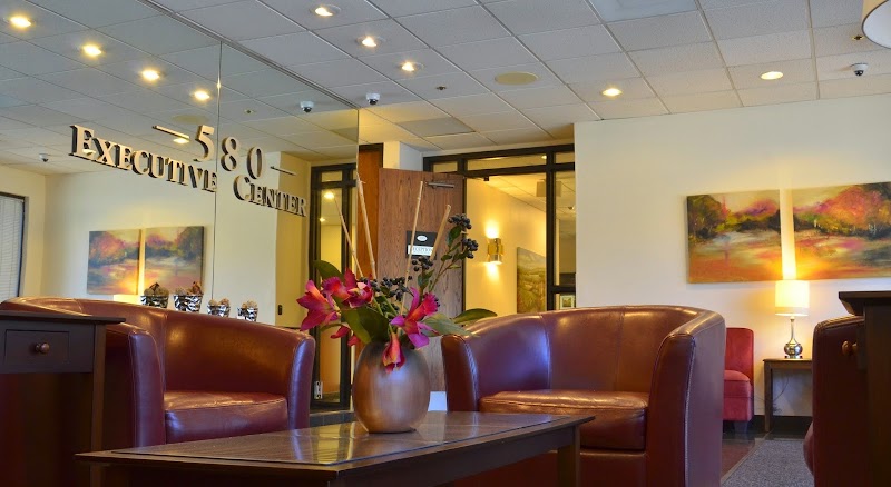 580 Executive Center photo 4