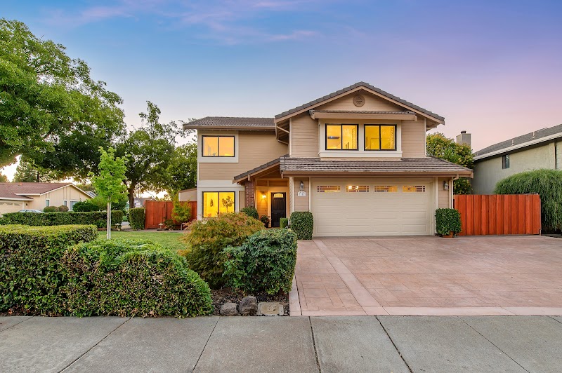 The Murtagh Team | Julia Murtagh Owner & Founder | Compass REALTOR® DRE #01751854 photo 2