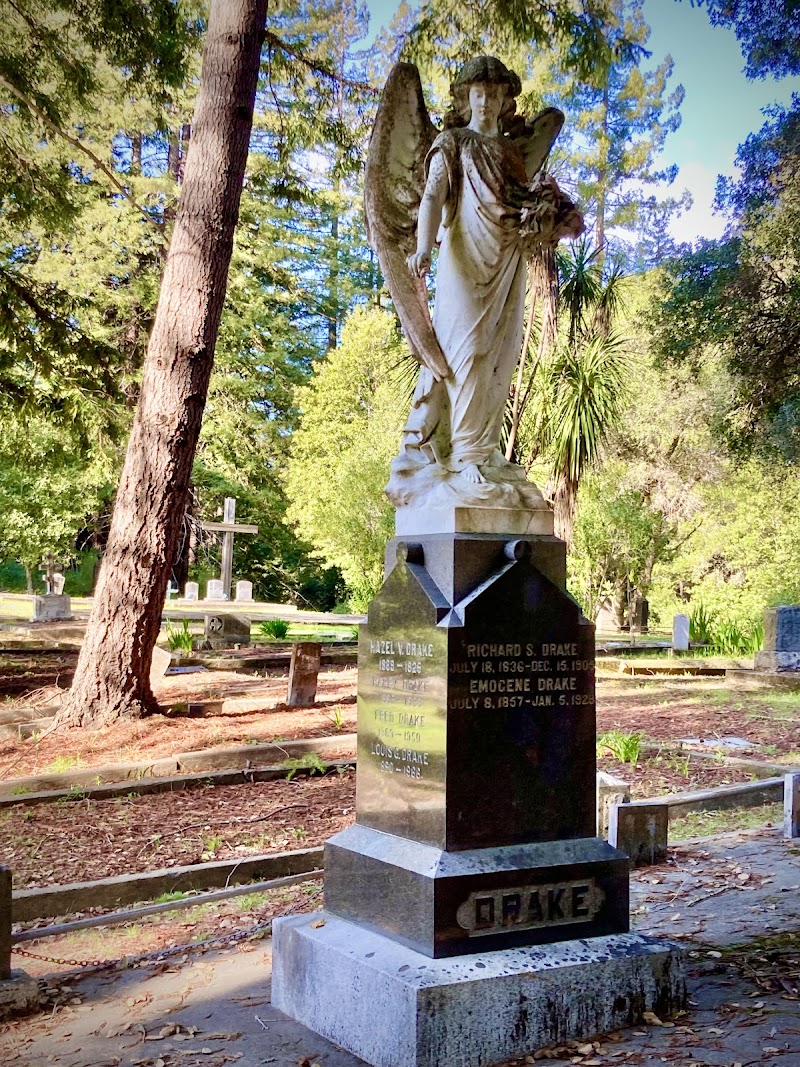 Redwood Memorial Gardens photo 3