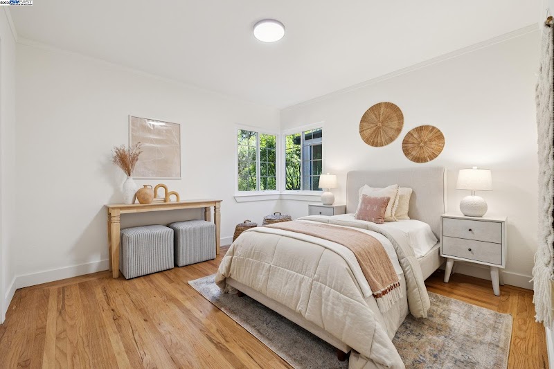 Michelle Kim | Mosaik Real Estate | Top 1% SF Realtor photo 3