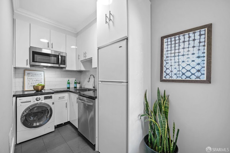 Michelle Kim | Mosaik Real Estate | Top 1% SF Realtor photo 2