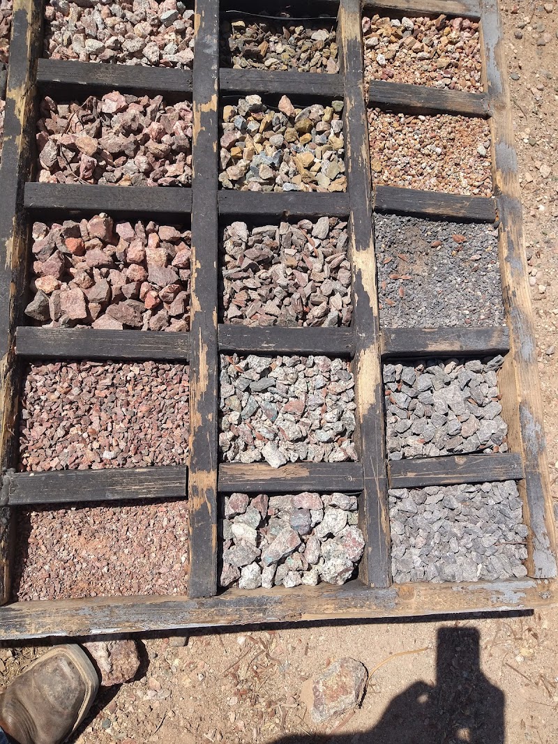 Espinoza’s Landscaping materials photo 2