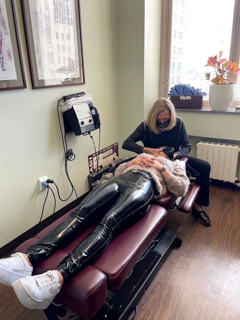 Union Square Chiropractic: Jacalyn Buettner DC, Daniel Buettner-Fourie DC photo 3