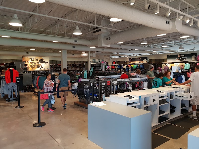 Under Armour Factory House - Ellenton Premium Outlets photo 2