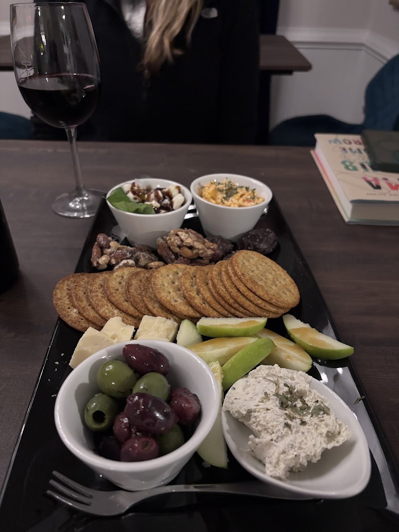 LaDiDa Wine Shop photo 4