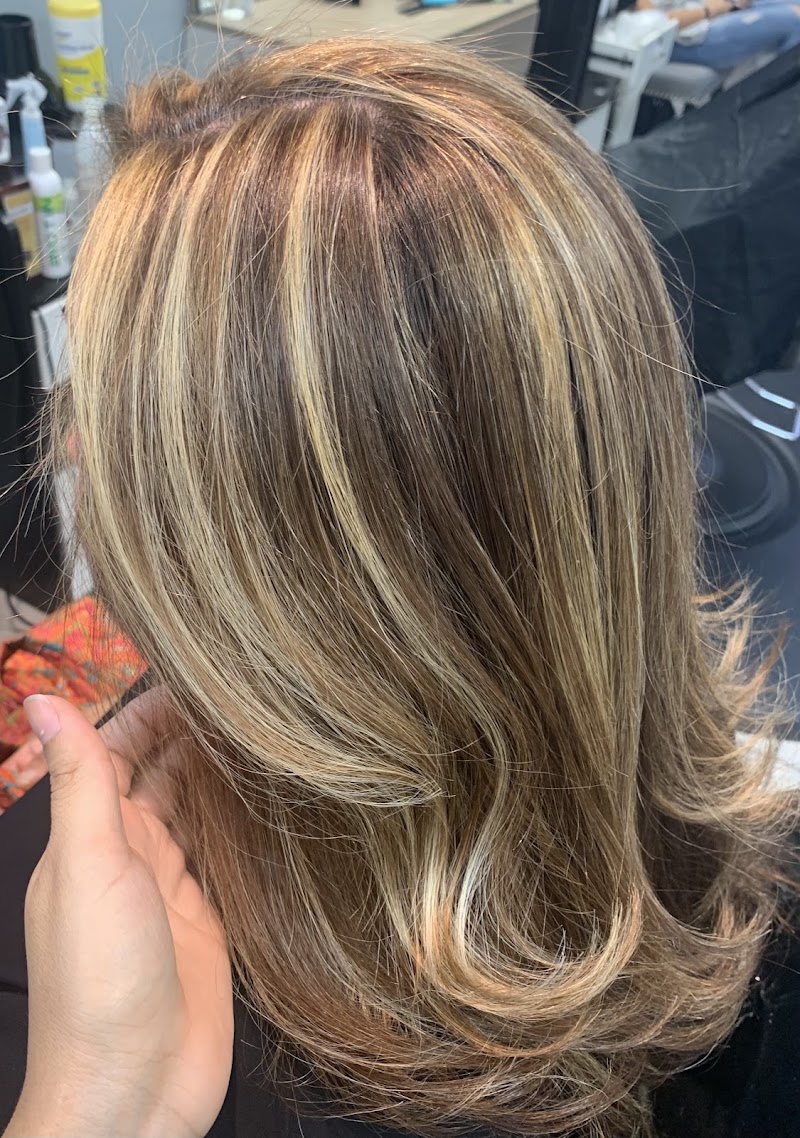 MendezCo Beauty & Education Studio photo 5