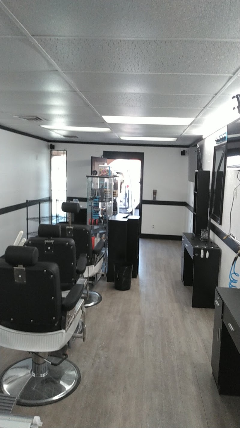 La Familia Barbershop photo 4
