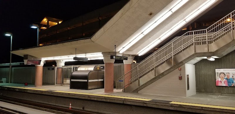 Colma BART-Bay 4 photo 2