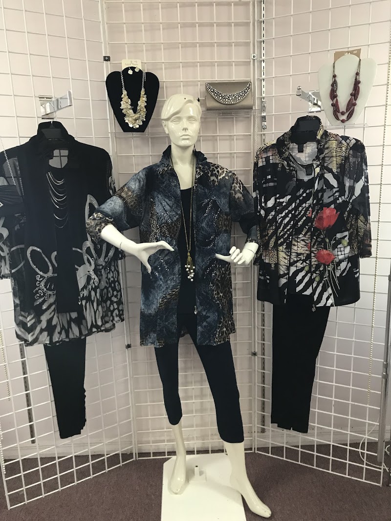 Maxine's Fashion Labels photo 3