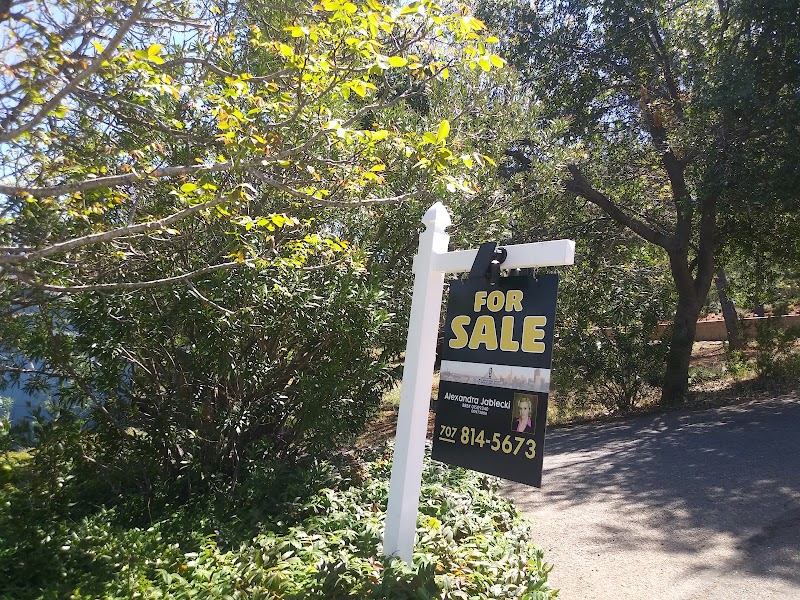 Alexandra's Realty photo 4
