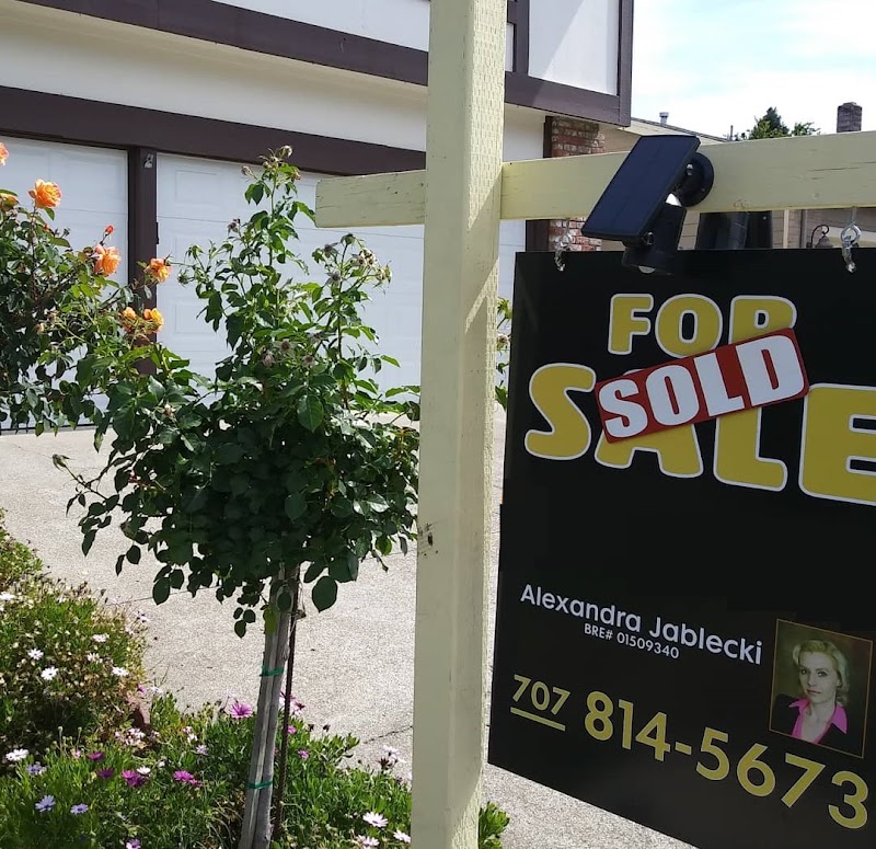 Alexandra's Realty photo 3