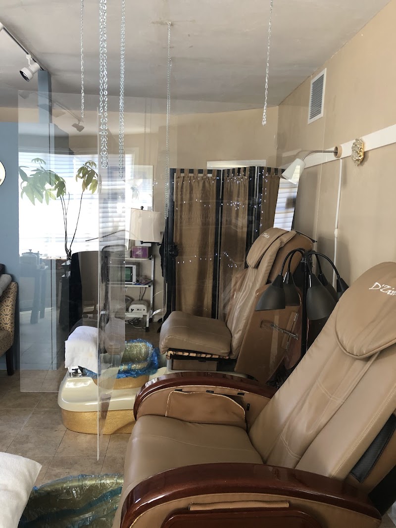 Mani Pedi Bar photo 4