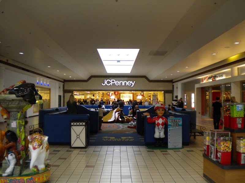 Wilton Mall photo 4