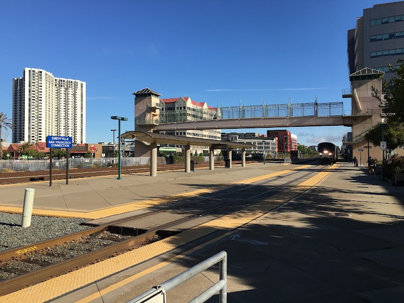 Photo of Horton @ 59th (Amtrak) NB (Timepoint)