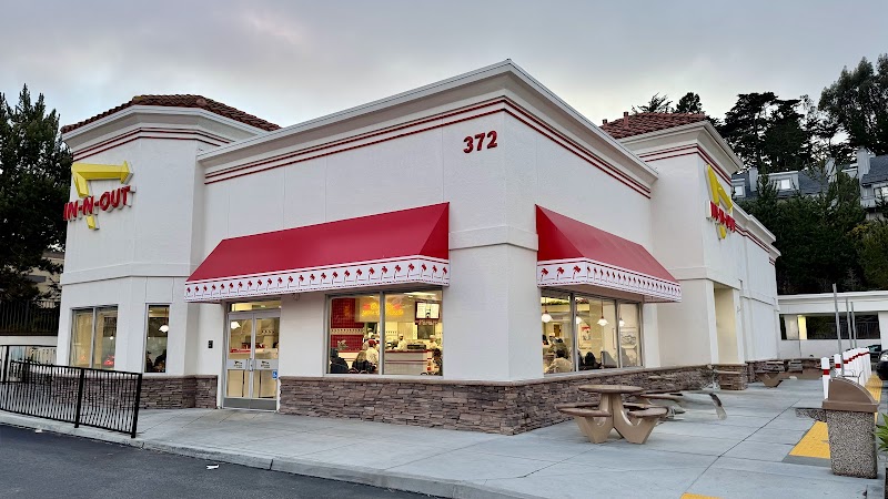 In-N-Out Burger photo 4