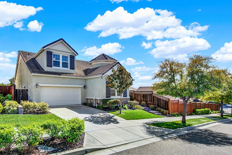 Sam Dhingra - Broker | Bay Town Brokers photo 3