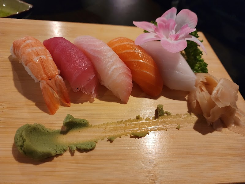 E Sushi & Grill photo 4