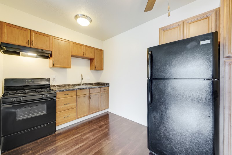 Harbor Breeze Apartments photo 3
