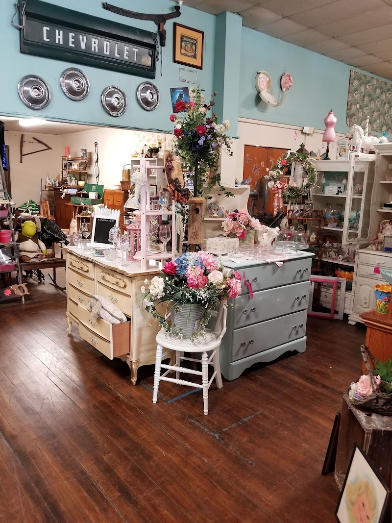Rancho Co-Op Vintage Mall photo 2