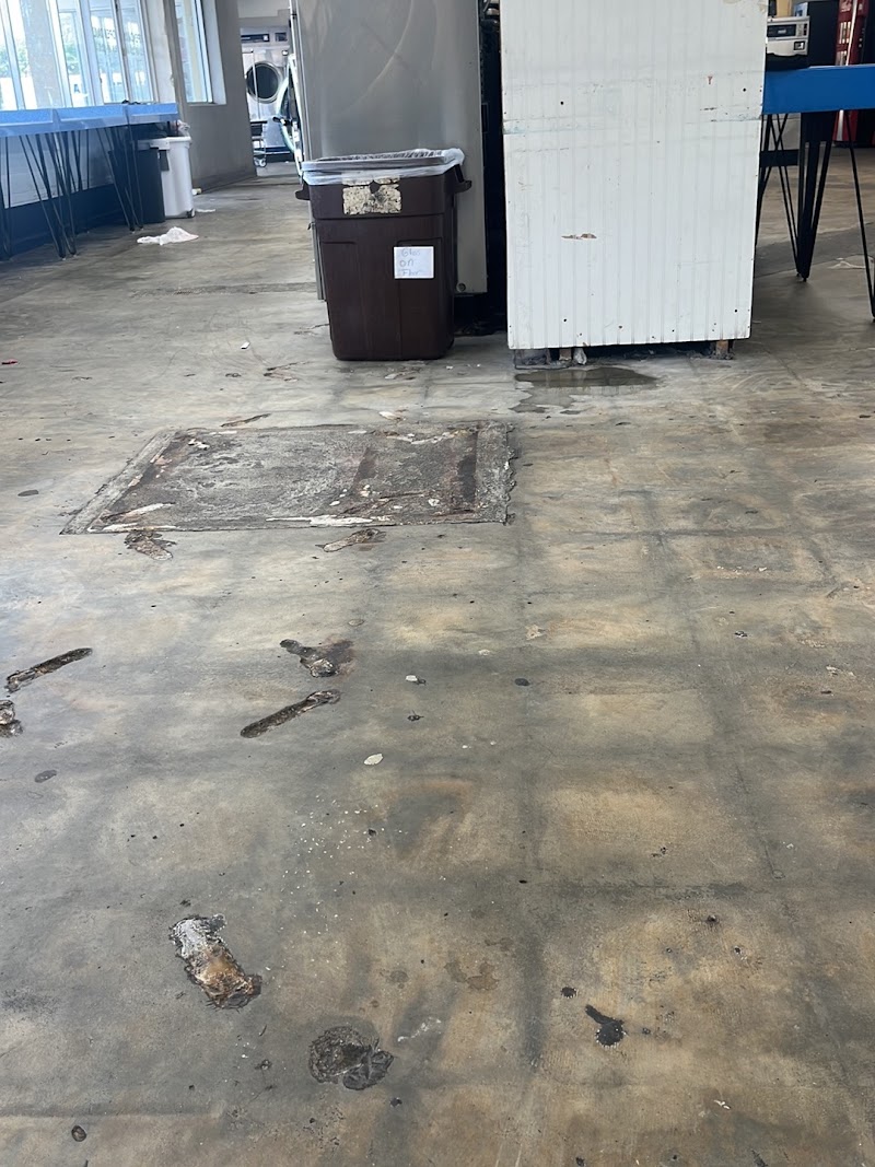 Plaza Coin Laundry photo 5