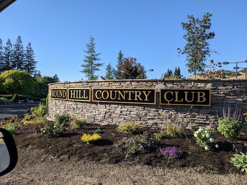 Round Hill Country Club photo 2