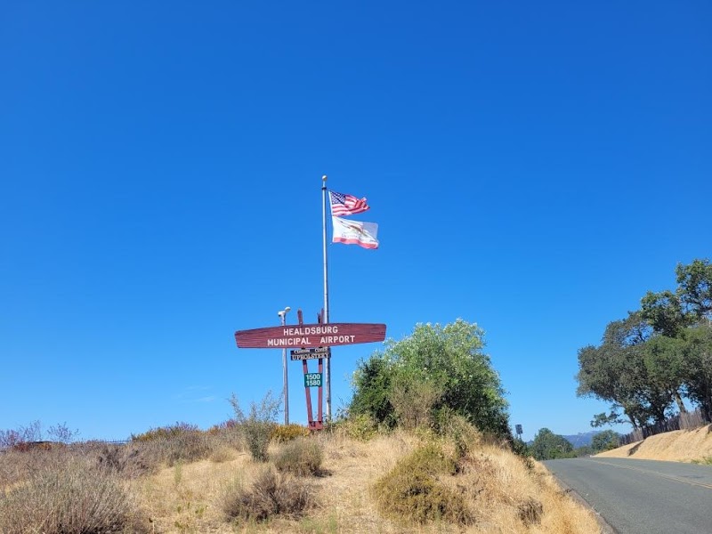 Healdsburg Municipal Airport photo 3