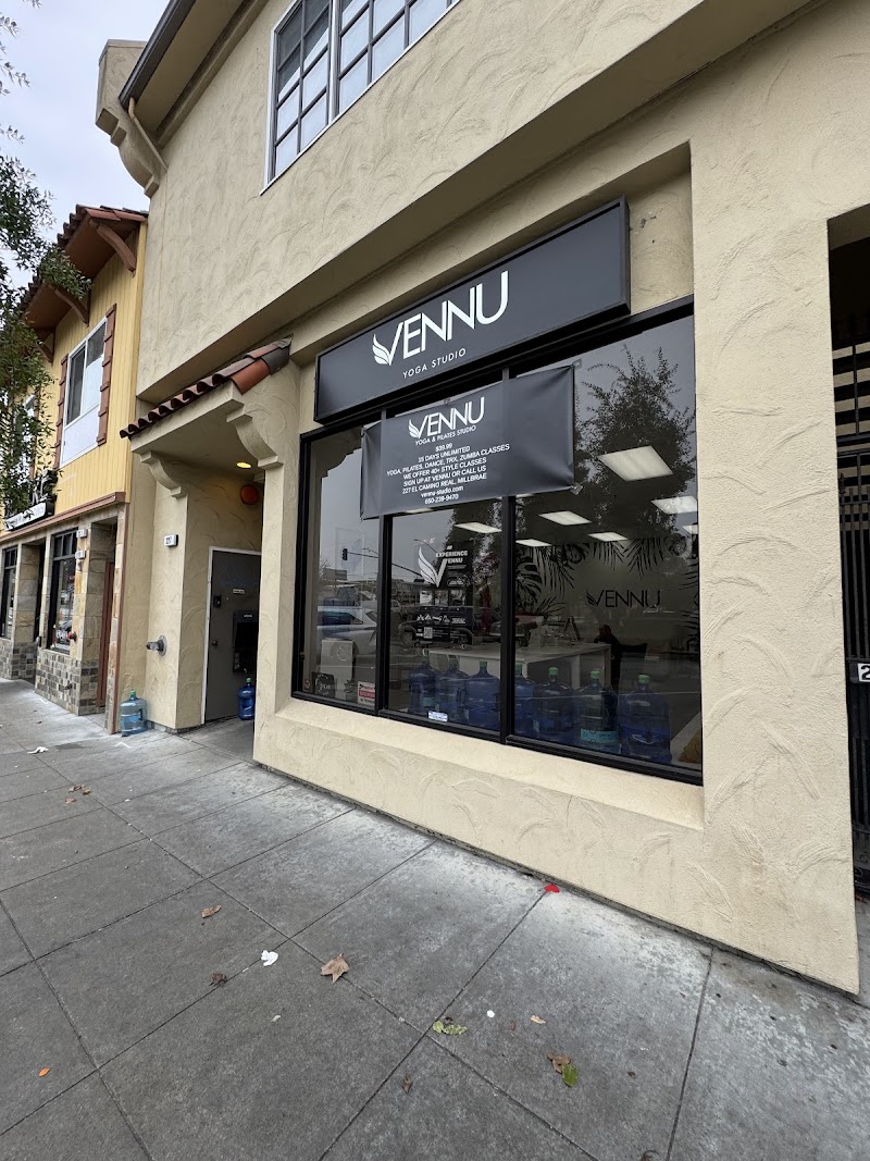 VENNU Yoga - Pilates - Barre -TRX - Dance Studio photo 4