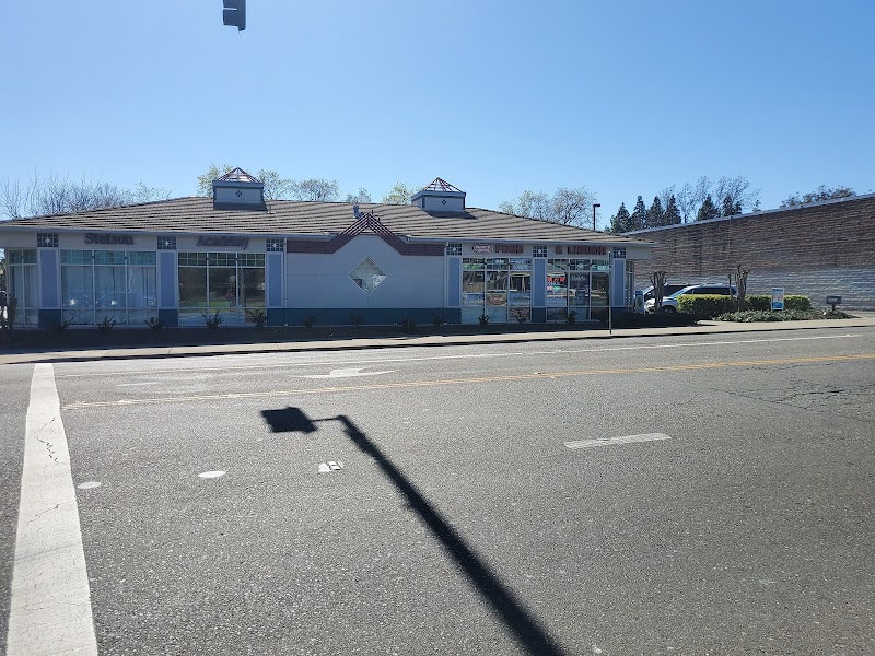 Monte Vista Food & Liquor photo 3