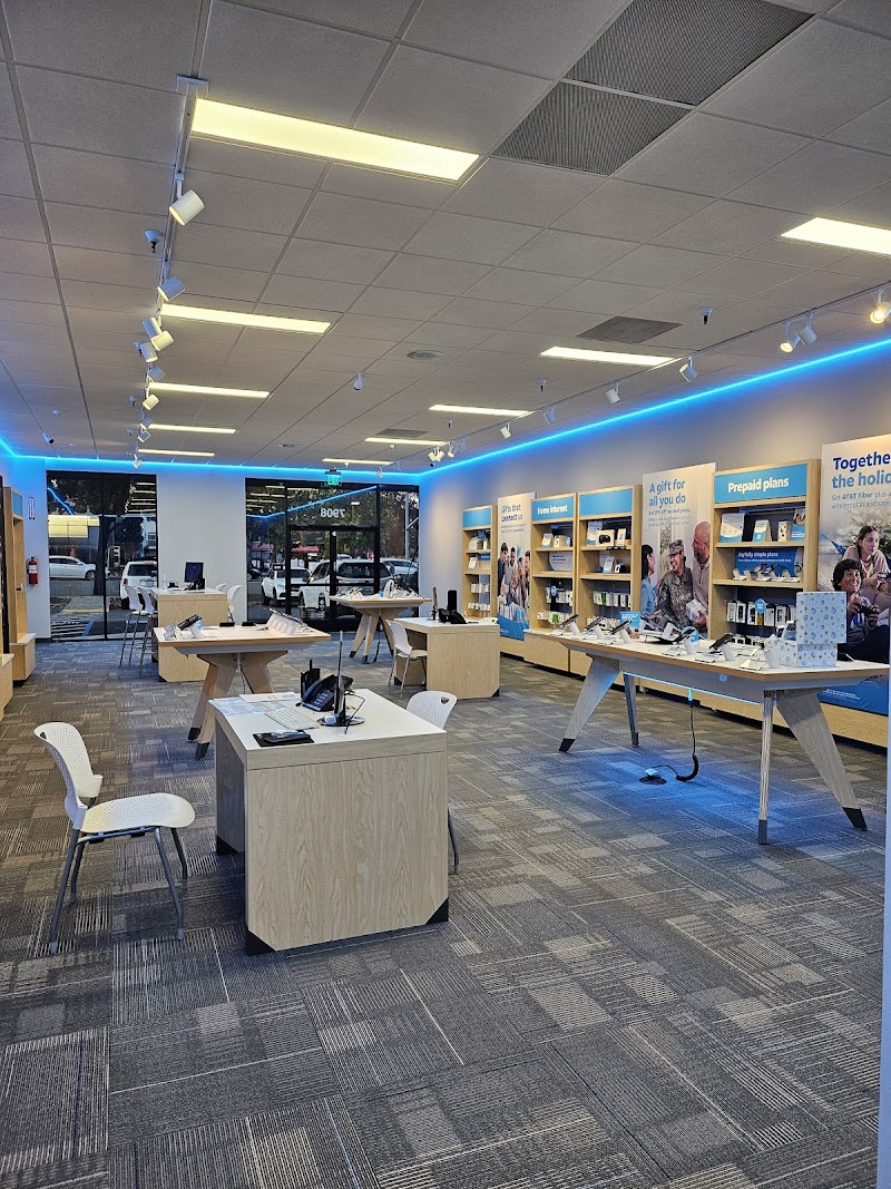 AT&T Store photo 3
