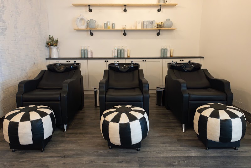 Conrad & Blue Hair Salon photo 3