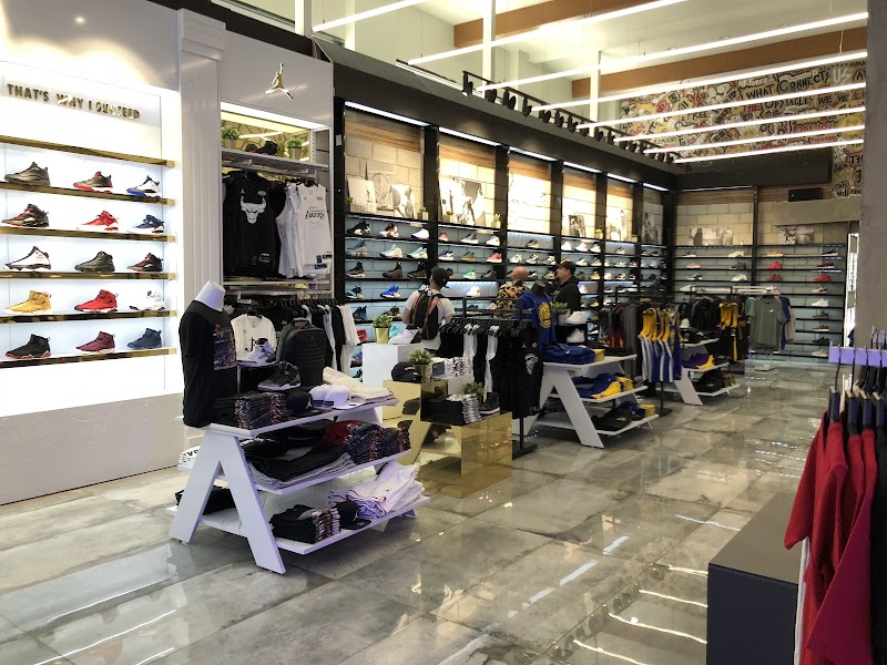 Shoe Palace photo 2