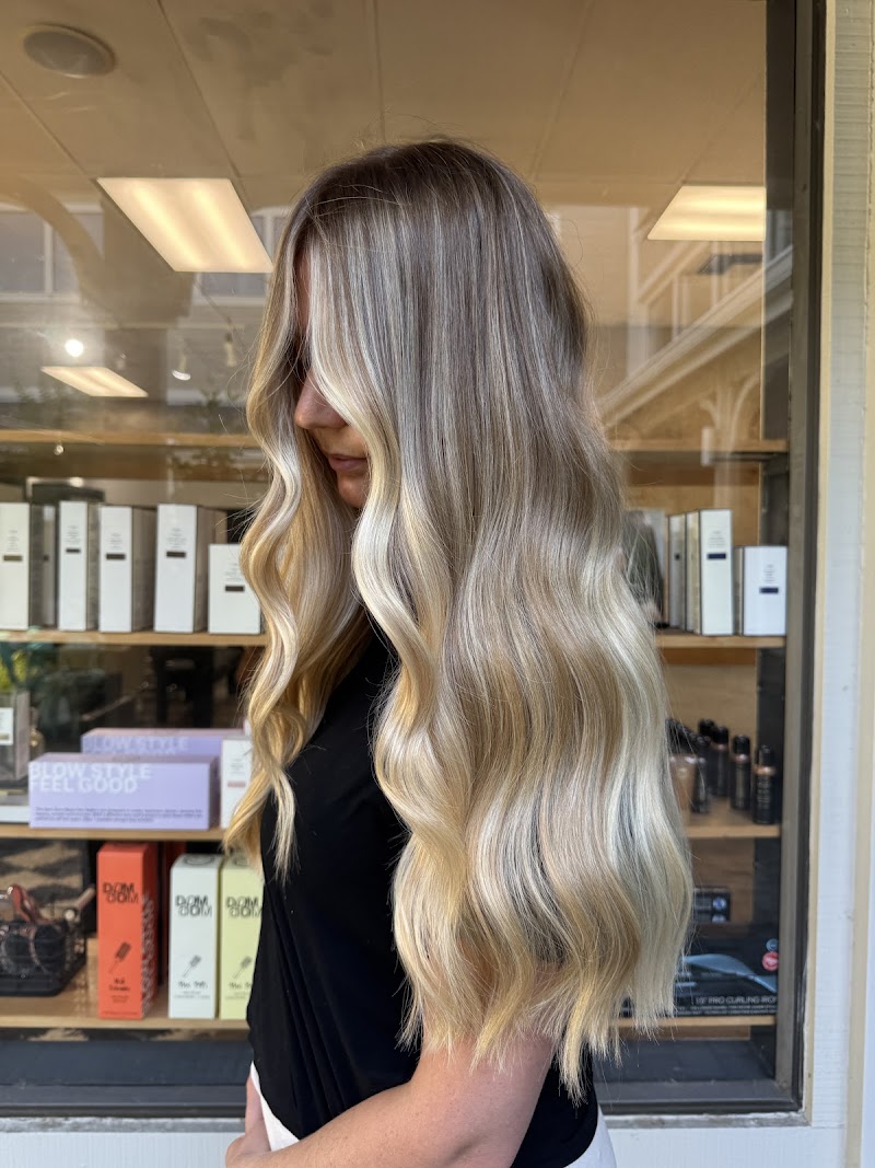 Alyssa Hare Color & Extension Specialist photo 5