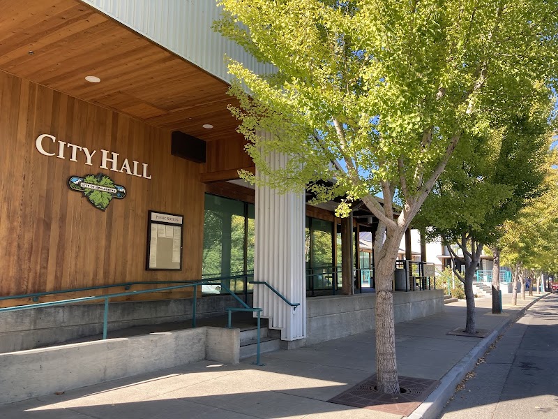 Photo of Healdsburg City Hall