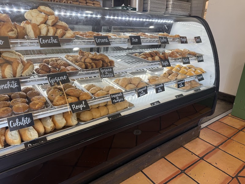 Universal Bakery (San Pablo) photo 5