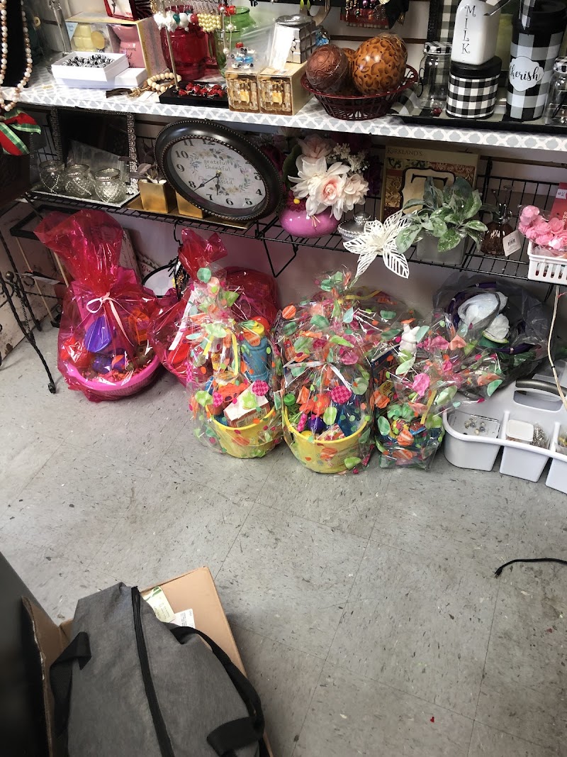 Crafts & Gifts photo 2