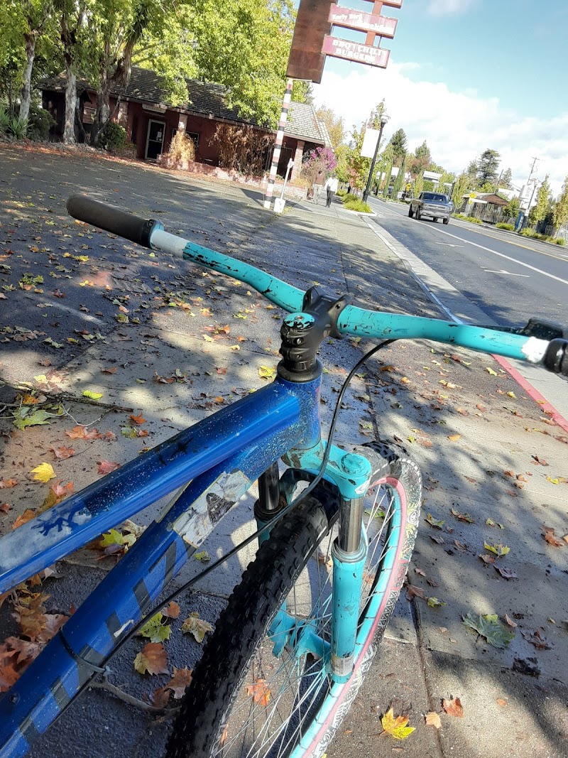 Photo of Healdsburg Ave & Mill St