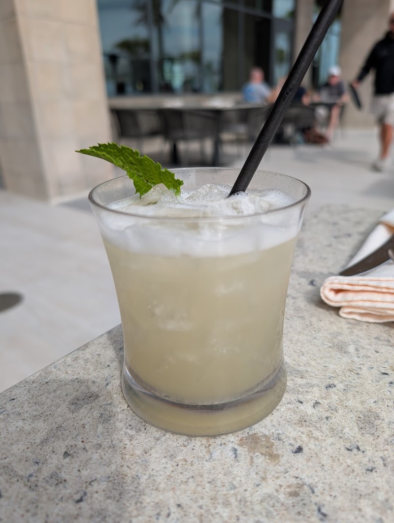 Eskape Beach Bar and Grille photo 4