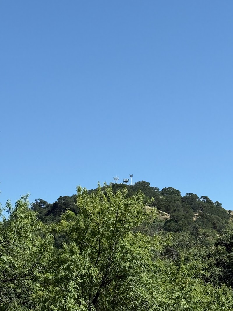 KUIC Radio Tower photo 4