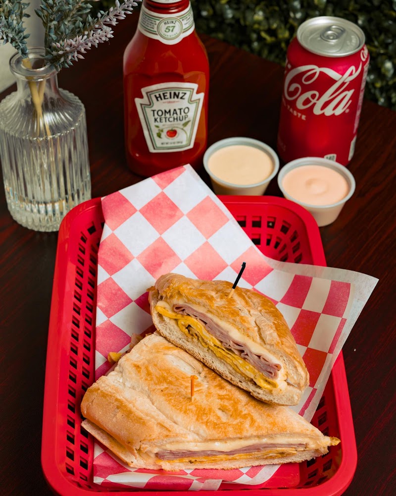 AJ's Breakfast Club - Puerto Rican Cuisine | Breakfast & Lunch photo 4