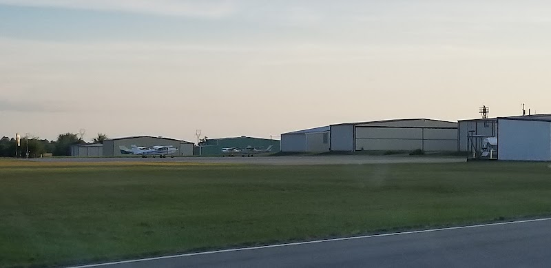 Houston County Airport-DKR photo 5